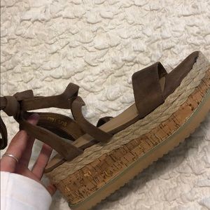 Lace up platform sandals